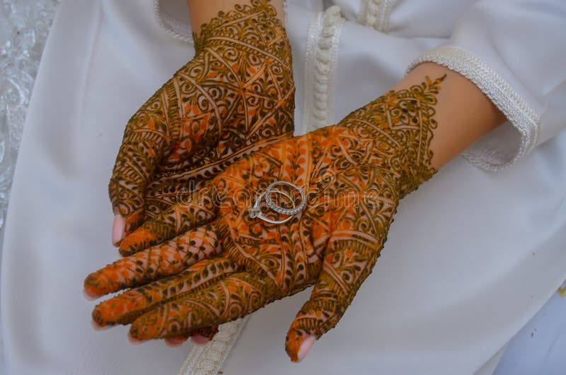 123 Beautiful Henna Tattoo Bride's Hand Stock Photos - Free & Royalty-Free  Stock Photos from Dreamstime