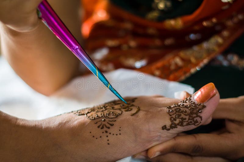 Henna διακόσμηση στοκ φωτογραφίες με δικαίωμα ελεύθερης χρήσης Henna διακόσμηση στοκ φωτογραφίες με δικαίωμα ελεύθερης χρήσης