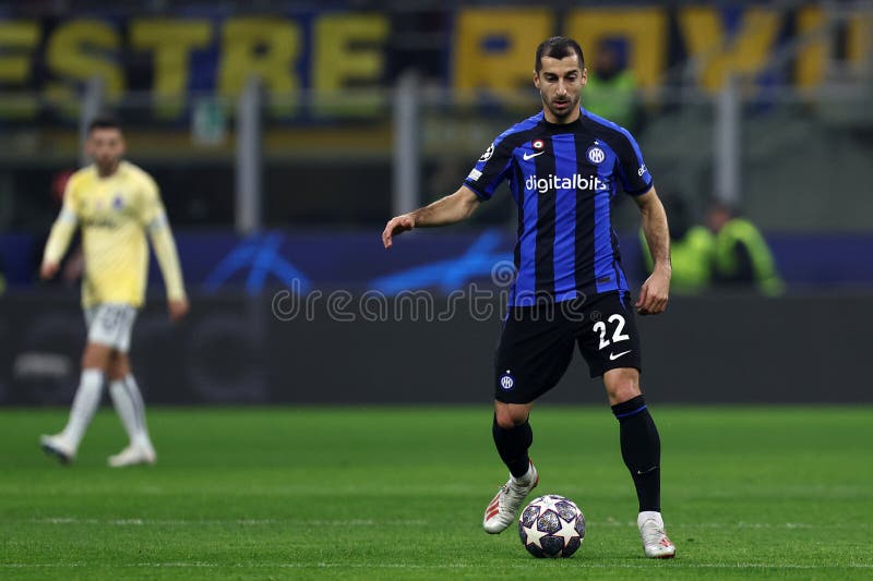 Henrikh Mkhitaryan, Arsenal Stock Photo - Alamy