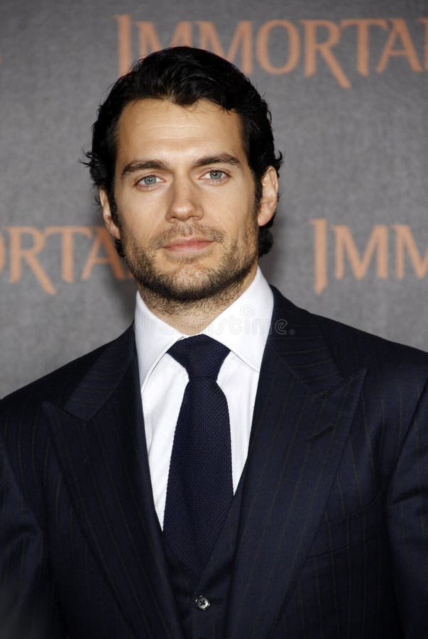 henry-cavill-56743795.jpg