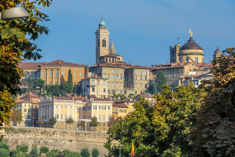 Herbst in Bergamo lizenzfreies stockbild Herbst in Bergamo lizenzfreies stockbild