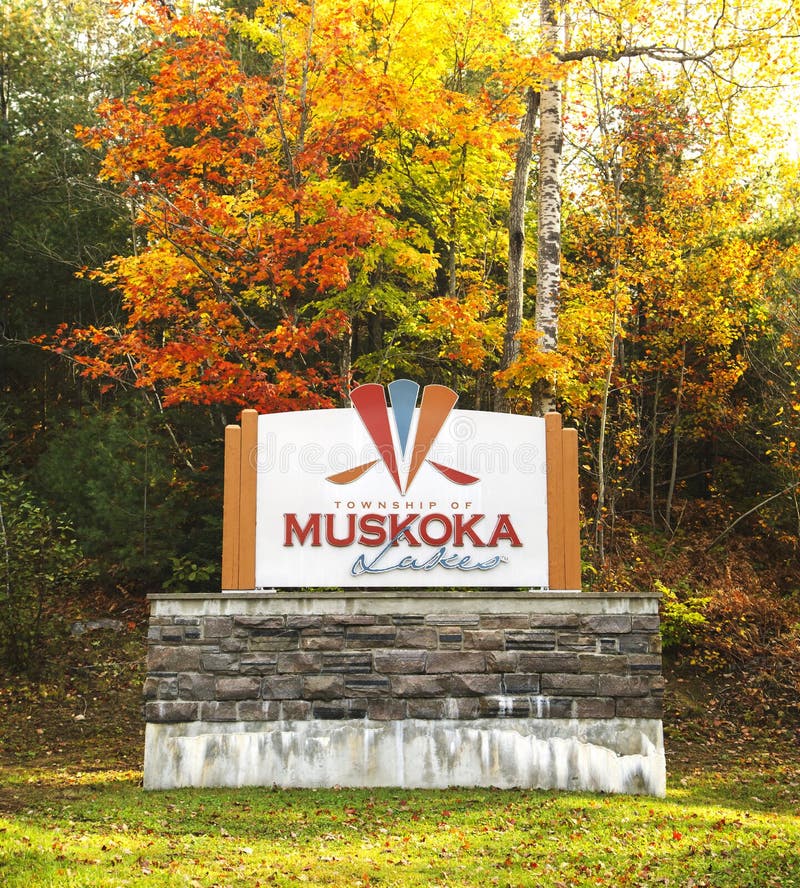 Herbstsaison in den Muskoka Seen, Ontario, Kanada lizenzfreie stockfotos Herbstsaison in den Muskoka Seen, Ontario, Kanada lizenzfreie stockfotos