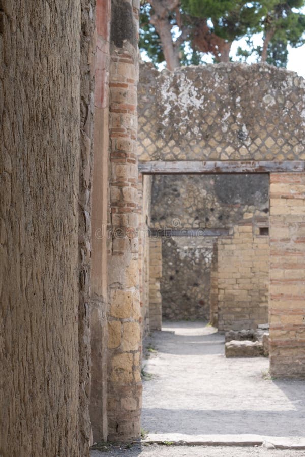 Herculanum, Italie Fermez-vous du détail d'apparence de mur, dans les ruines de la ville romaine de Herculanum/d'Ercolano près de photo stock Herculanum, Italie Fermez-vous du détail d'apparence de mur, dans les ruines de la ville romaine de Herculanum/d'Ercolano près de photo stock