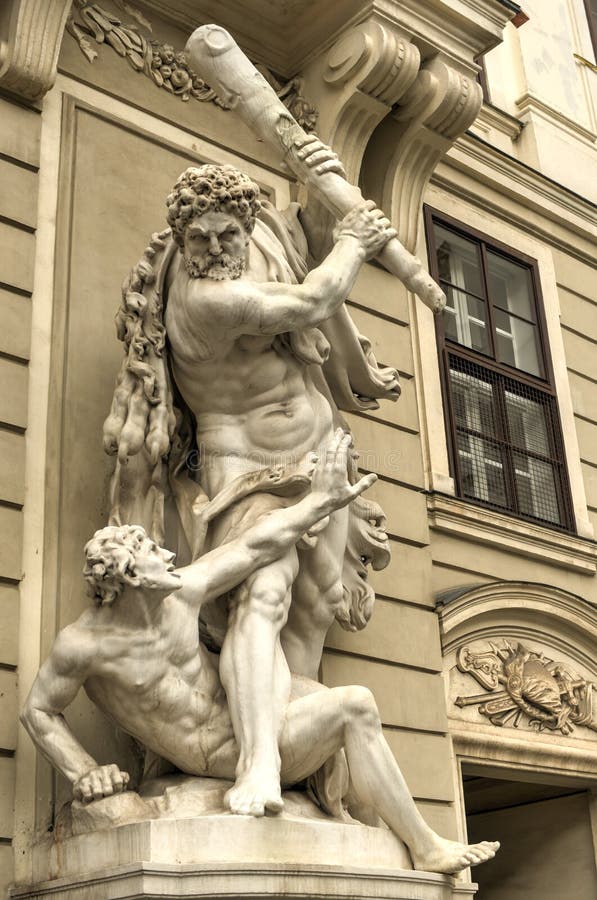 Hercules Statue - Vienna, Austria fotografia stock libera da diritti Hercules Statue - Vienna, Austria fotografia stock libera da diritti