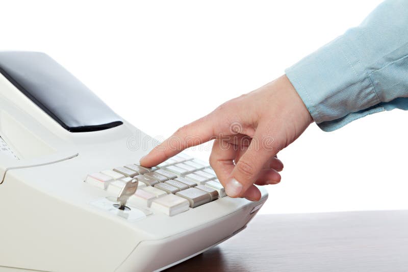 Hereinkommende Menge der Verkaufsperson auf Registrierkasse im Einzelhandelsgeschäft stockfotografie Hereinkommende Menge der Verkaufsperson auf Registrierkasse im Einzelhandelsgeschäft stockfotografie