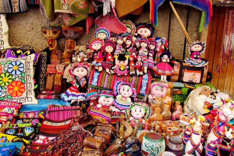 Herinneringspoppen in Boliviaanse nationale doek stock afbeelding Herinneringspoppen in Boliviaanse nationale doek stock afbeelding