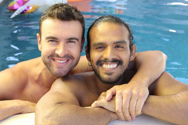 Hermosa Pareja Gay Interracial En Piscina Imagen de archivo - Imagen de oriente, homosexualidad: 228121993 Hermosa Pareja Gay Interracial En Piscina Imagen de archivo - Imagen de oriente, homosexualidad: 228121993