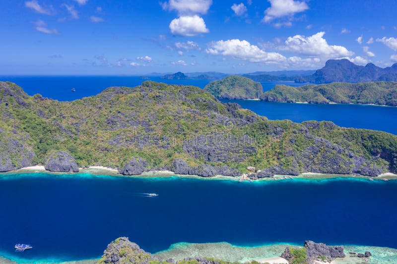 Viaje Todos cuello Hermosas Barcas De Arrecife De Coral Y Un Océano Claro En El Archipiélago Acuático De La Isla Matinloc El Nido Filipinas Palawan Foto de archivo - Imagen de recorrido, turismo: 231387840 Viaje Todos cuello Hermosas Barcas De Arrecife De Coral Y Un Océano Claro En El Archipiélago Acuático De La Isla Matinloc El Nido Filipinas Palawan Foto de archivo - Imagen de recorrido, turismo: 231387840