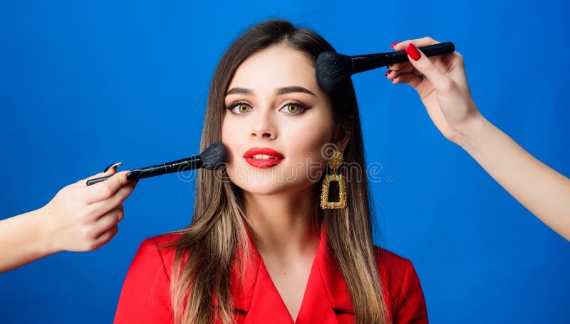 Herrlich und sch?n Haarsch?nheit und Friseursalon Sch?nheit und Mode Modeportr?t der Frau schmucksachen stockfotos Herrlich und sch?n Haarsch?nheit und Friseursalon Sch?nheit und Mode Modeportr?t der Frau schmucksachen stockfotos