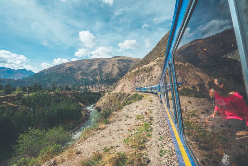 Herrliche Aussicht von Peru Titicaca Train von Cusco zu Puno, Peru stockfoto Herrliche Aussicht von Peru Titicaca Train von Cusco zu Puno, Peru stockfoto