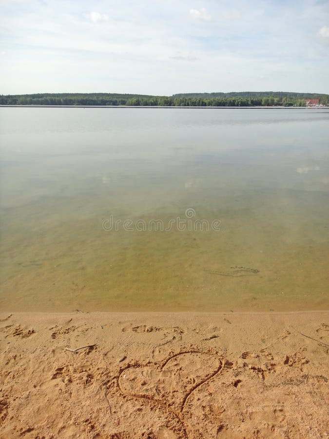 Herz auf der Strandmakrohintergrundschönen kunst in den Druckprodukten der hohen Qualität fünfzig megapixels Brombachsee Absberg stockbild Herz auf der Strandmakrohintergrundschönen kunst in den Druckprodukten der hohen Qualität fünfzig megapixels Brombachsee Absberg stockbild