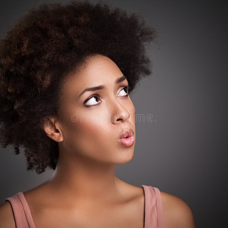 Het Afrikaanse Vrouw Fluiten stock foto Het Afrikaanse Vrouw Fluiten stock foto