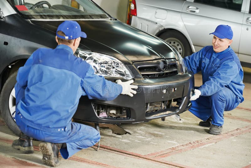 Het auto mechanische lichaam van de reparatieauto Het auto mechanische lichaam van de reparatieauto