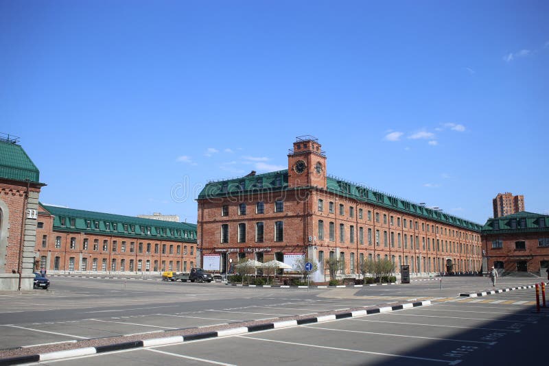 Het bedrijfsdiekwart Novospassky, in de vernieuwde gebouwen van de vroegere fabriek wordt gevestigd stock foto Het bedrijfsdiekwart Novospassky, in de vernieuwde gebouwen van de vroegere fabriek wordt gevestigd stock foto