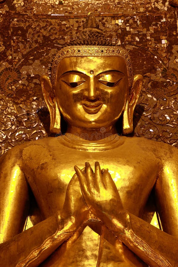 Het beeld van Boedha van Kakusanda, tempel Ananda
