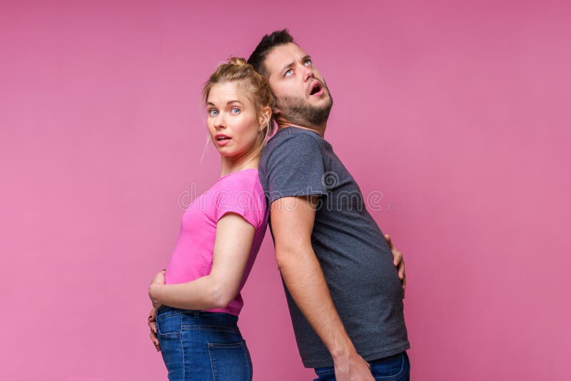 Het beeld van rijtjes gorged vrouwen en mannen royalty-vrije stock foto Het beeld van rijtjes gorged vrouwen en mannen royalty-vrije stock foto