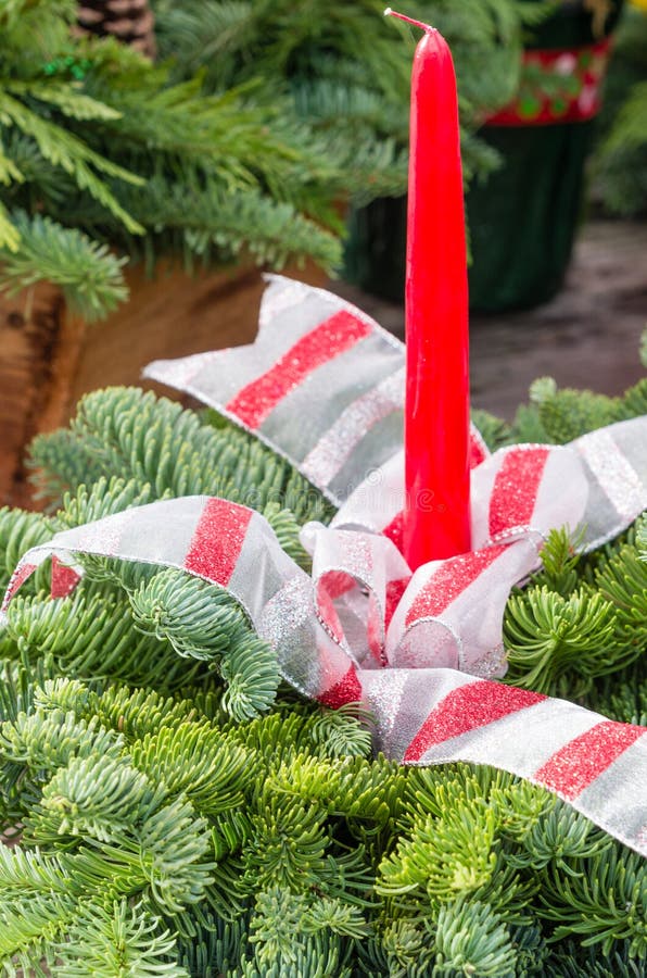 Het belangrijkste voorwerp van Kerstmis met kaars royalty-vrije stock foto Het belangrijkste voorwerp van Kerstmis met kaars royalty-vrije stock foto