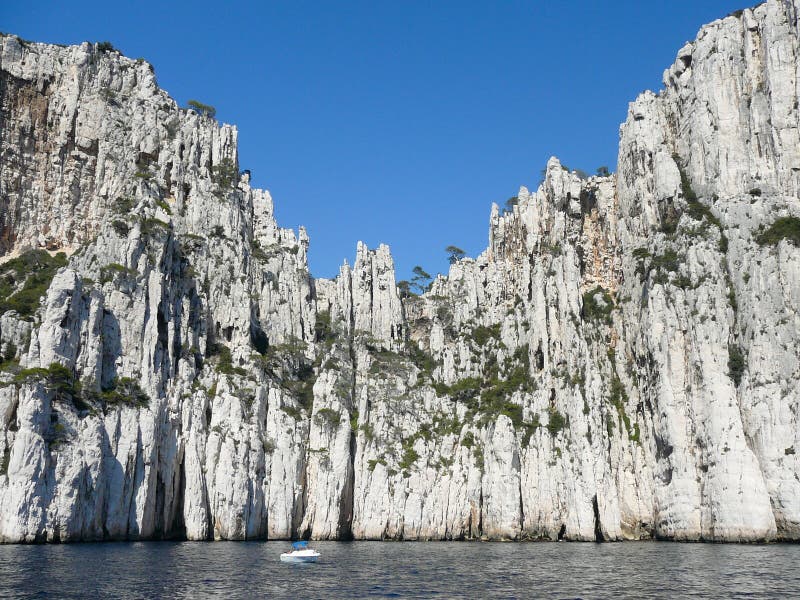 Het beroemde nationale park van Calanques van Cassissen dichtbij Marseille, binnen royalty-vrije stock foto Het beroemde nationale park van Calanques van Cassissen dichtbij Marseille, binnen royalty-vrije stock foto