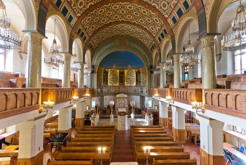 Het binnenland van de synagoge stock foto Het binnenland van de synagoge stock foto