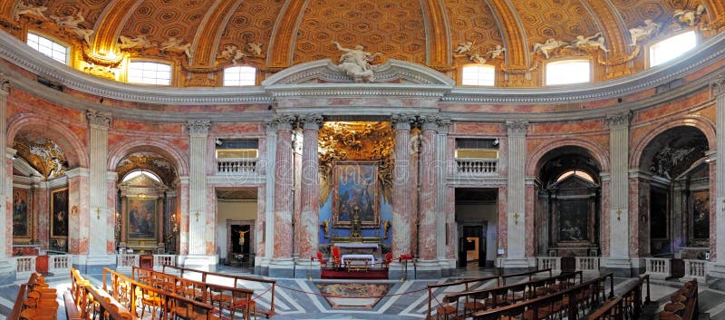 Het binnenland van Rome in kerk heilige Andrea al Quirinale