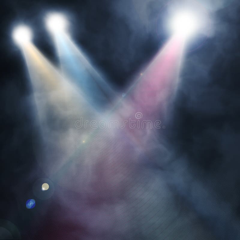 Blauwe schijnwerper op smogachtergrond stock foto