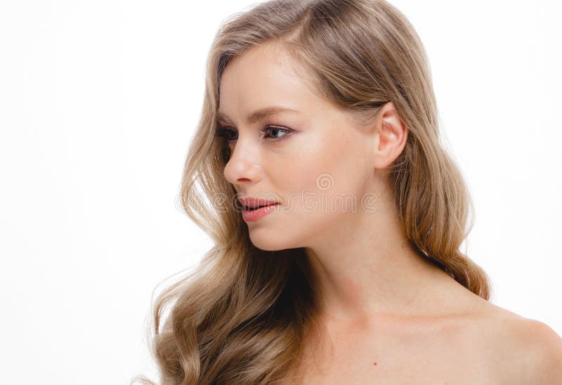 Het blonde Portret van de Schoonheidsskincare van de Haarvrouw Leeftijdsconcept Kuuroord Salo royalty-vrije stock foto Het blonde Portret van de Schoonheidsskincare van de Haarvrouw Leeftijdsconcept Kuuroord Salo royalty-vrije stock foto