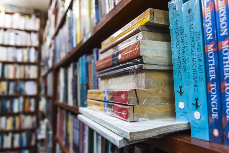 Het boekenrek van kennis royalty-vrije stock afbeelding Het boekenrek van kennis royalty-vrije stock afbeelding