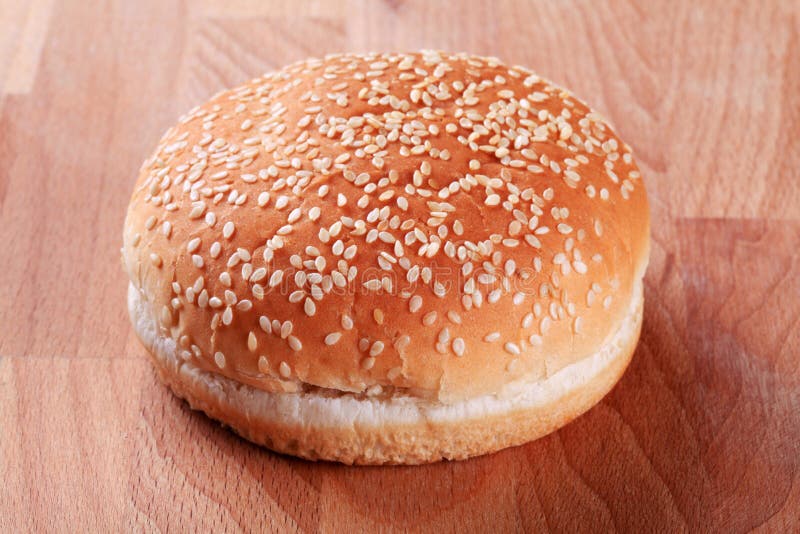 Het broodje van de hamburger royalty-vrije stock afbeeldingen Het broodje van de hamburger royalty-vrije stock afbeeldingen