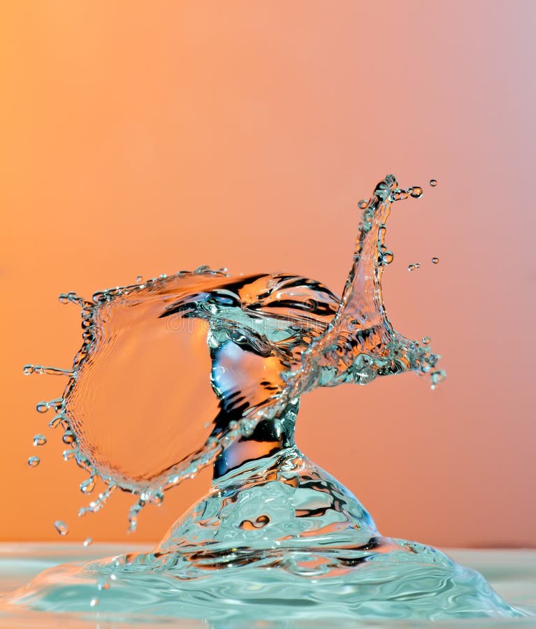 Het dansen de Fotografie van de Hoge snelheid van het waterdruppeltje royalty-vrije stock foto's Het dansen de Fotografie van de Hoge snelheid van het waterdruppeltje royalty-vrije stock foto's