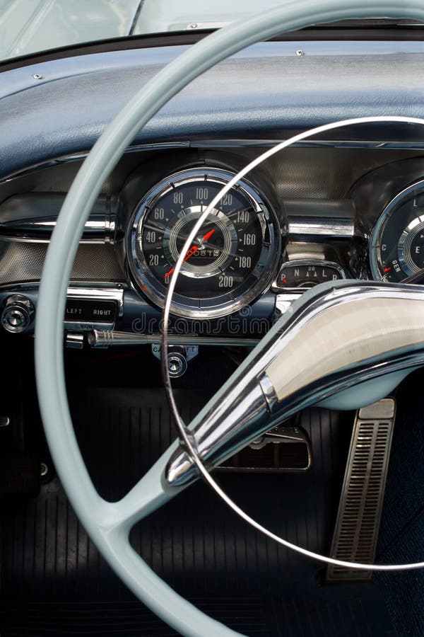 Het dashboard van de oldtimer royalty-vrije stock afbeeldingen Het dashboard van de oldtimer royalty-vrije stock afbeeldingen