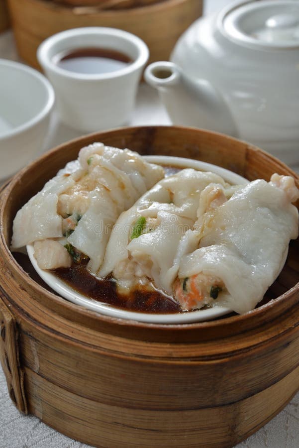Het Dim sum van het het Varkensvleesvlees van het rijstblad royalty-vrije stock afbeeldingen Het Dim sum van het het Varkensvleesvlees van het rijstblad royalty-vrije stock afbeeldingen