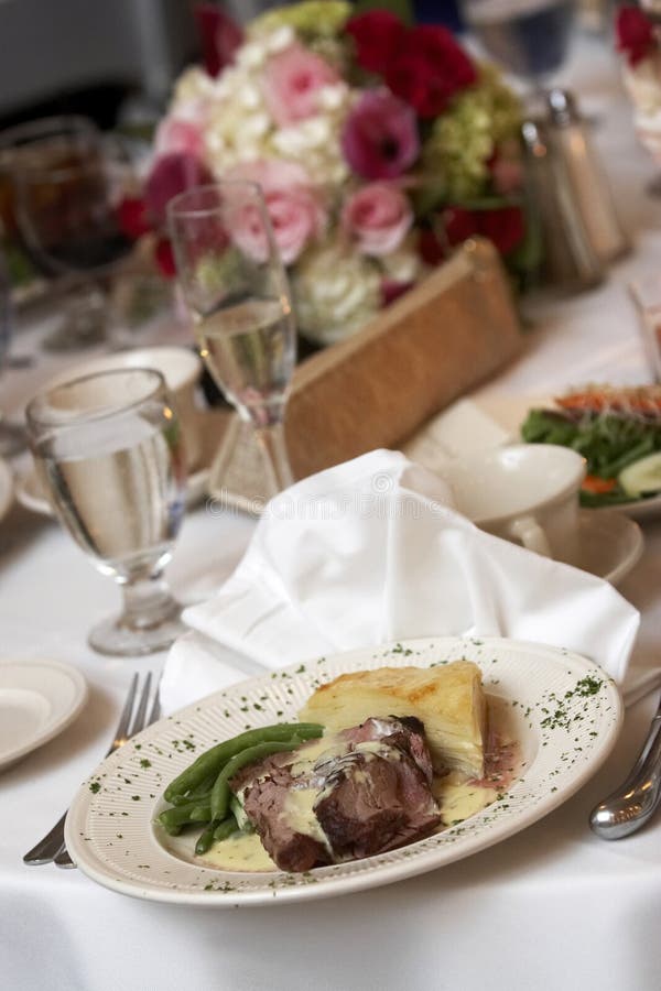 Het diner van het huwelijk royalty-vrije stock foto Het diner van het huwelijk royalty-vrije stock foto