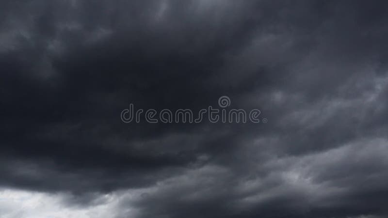 Het dramatische Onweerswolken Naderbij komen