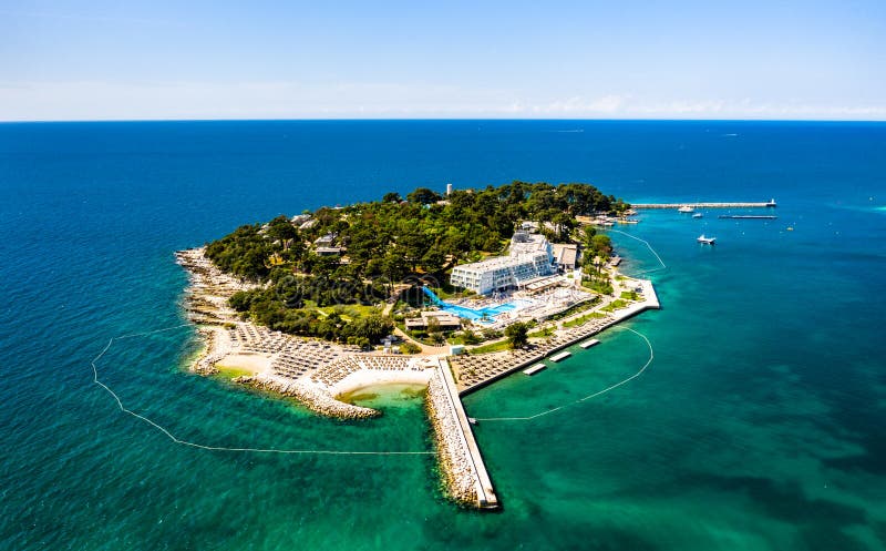Het eiland van Svetinikola dichtbij Porec, Kroatië royalty-vrije stock fotografie Het eiland van Svetinikola dichtbij Porec, Kroatië royalty-vrije stock fotografie