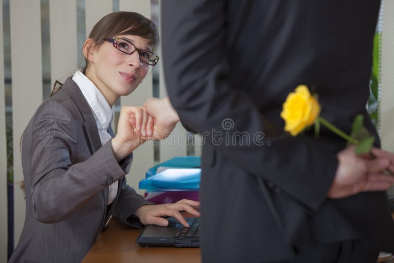 Flirten met vrouwelijke collega
