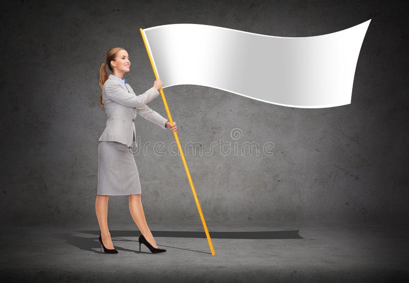 Het glimlachen van de vlaggestok van de vrouwenholding met witte vlag