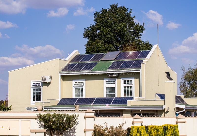 Het groene Huis van de Energie stock foto's Het groene Huis van de Energie stock foto's