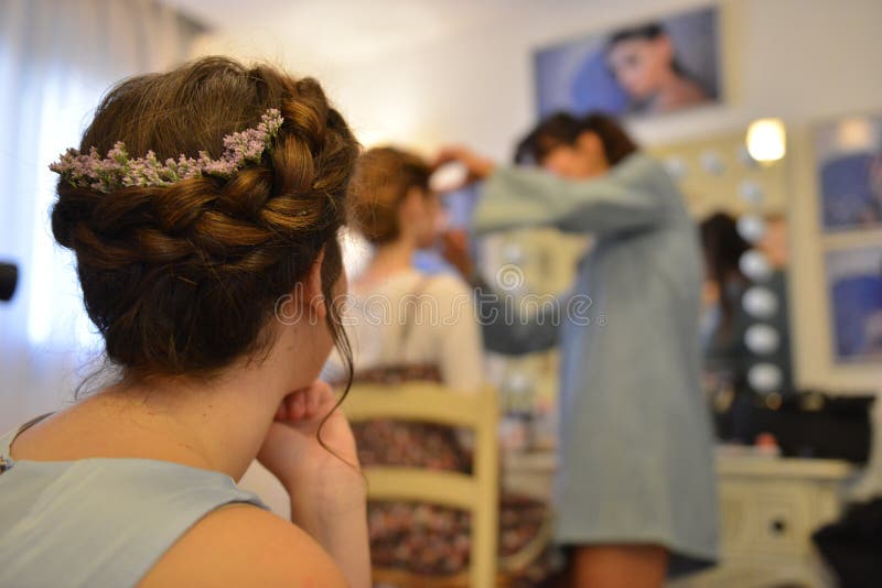 Het haarmodel in blauwe stijl stelt haar uitrusting royalty-vrije stock afbeelding Het haarmodel in blauwe stijl stelt haar uitrusting royalty-vrije stock afbeelding