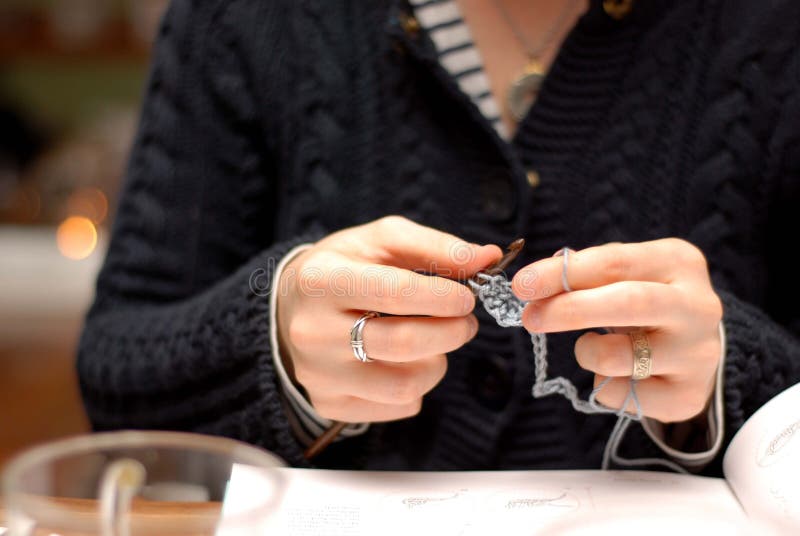 Het Haken van handen stock afbeelding. Image of snijbiet - 3966949