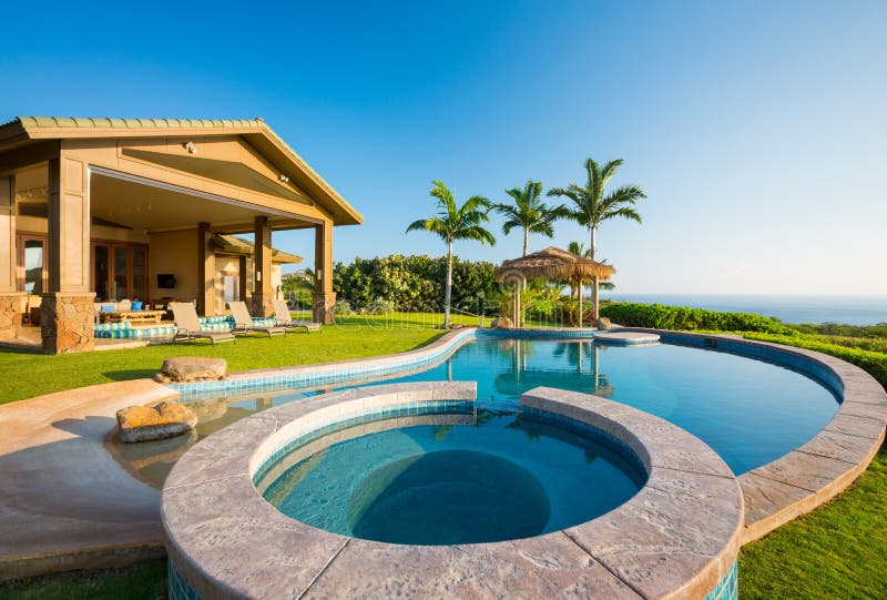 Het huis van de luxe met zwembad