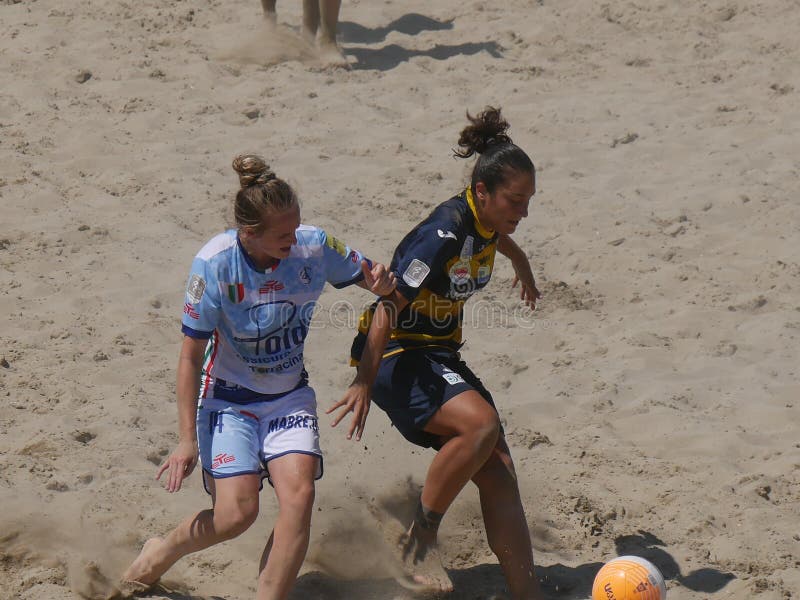 Het Italiaanse Kampioenschap 2018 van het strandvoetbal - Wijfje stock foto's Het Italiaanse Kampioenschap 2018 van het strandvoetbal - Wijfje stock foto's