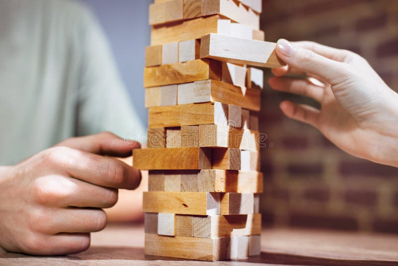 Het Jenga-Spel stock foto's Het Jenga-Spel stock foto's