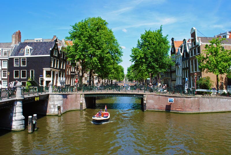 Het kanaal van Amsterdam stock fotografie Het kanaal van Amsterdam stock fotografie