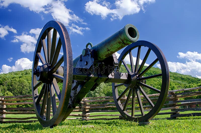 Het kanon van de Burgeroorlogera bij Kennesaw-Park van het Berg het Nationale Slagveld stock afbeelding Het kanon van de Burgeroorlogera bij Kennesaw-Park van het Berg het Nationale Slagveld stock afbeelding