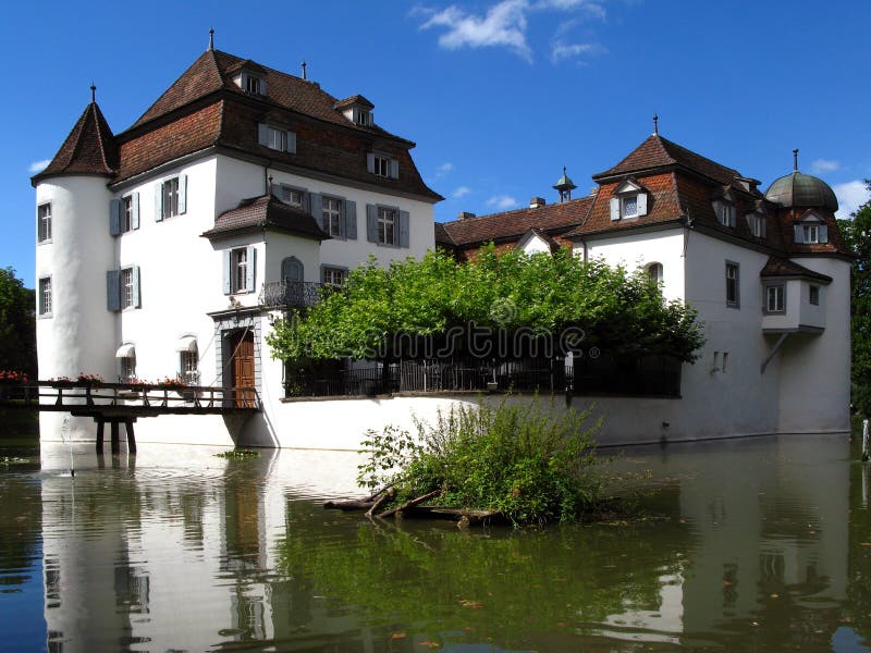Het Kasteel van Bottmingen, dichtbij Bazel, Zwitserland stock foto's Het Kasteel van Bottmingen, dichtbij Bazel, Zwitserland stock foto's