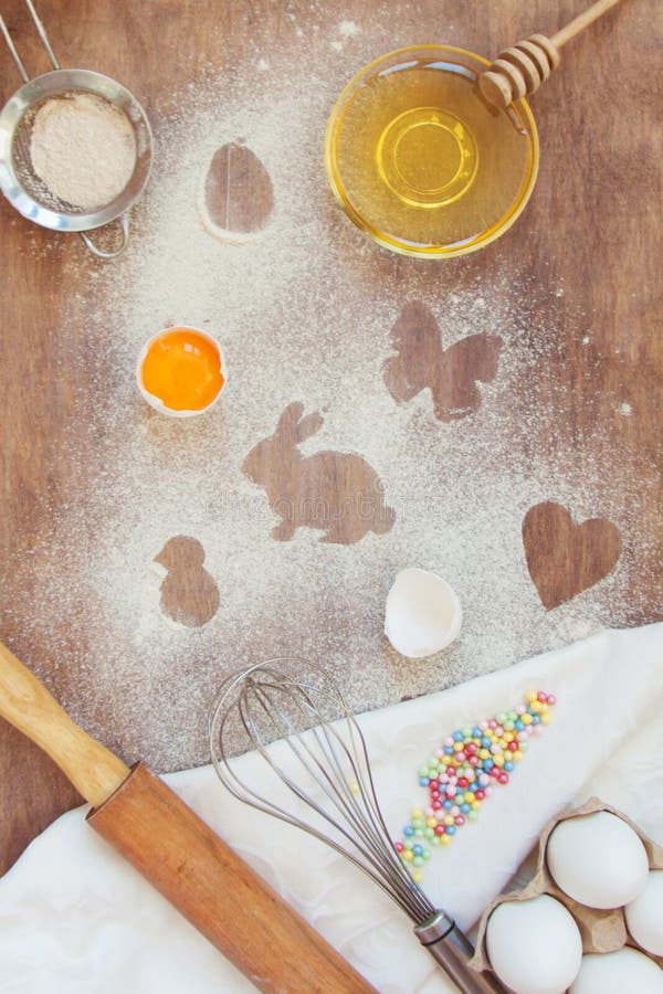 Het koken van conceptenpasen met uw familie in de keuken, huisvrije tijd stock afbeeldingen Het koken van conceptenpasen met uw familie in de keuken, huisvrije tijd stock afbeeldingen