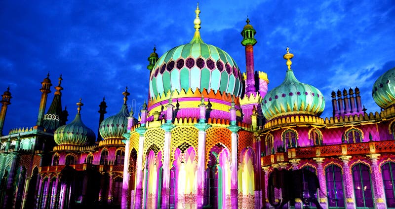 Het Koninklijke Paviljoen van Brighton ` s, Brighton Festival, 2016, U K royalty-vrije stock foto Het Koninklijke Paviljoen van Brighton ` s, Brighton Festival, 2016, U K royalty-vrije stock foto