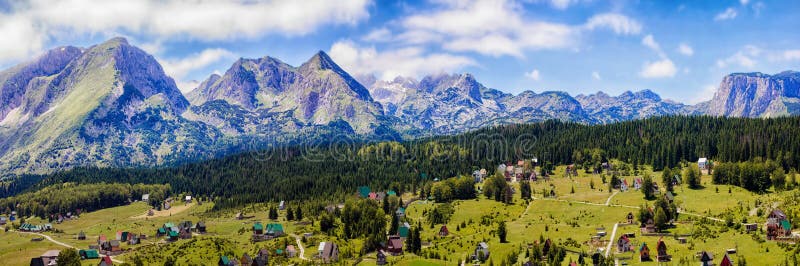Het Landschap Montenegro van de aardberg royalty-vrije stock afbeeldingen Het Landschap Montenegro van de aardberg royalty-vrije stock afbeeldingen