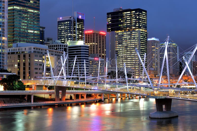 Het Landschap van Australië: De stadsgebouwen en bruggen van Brisbane royalty-vrije stock fotografie Het Landschap van Australië: De stadsgebouwen en bruggen van Brisbane royalty-vrije stock fotografie