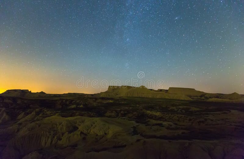 Het landschap van de meningswoestijn in nacht Navarra royalty-vrije stock afbeeldingen Het landschap van de meningswoestijn in nacht Navarra royalty-vrije stock afbeeldingen